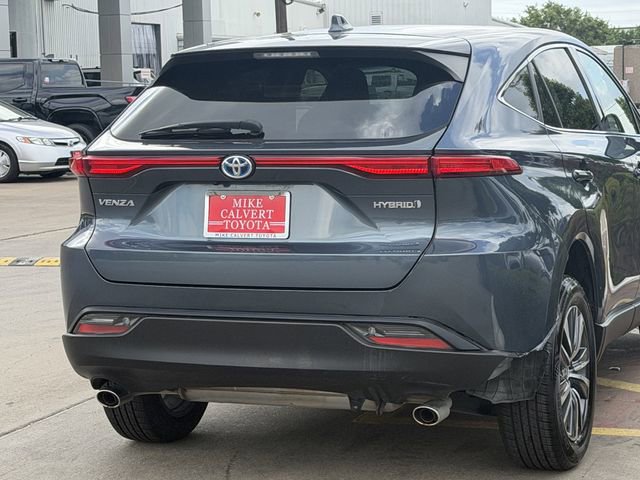 Used 2022 Toyota Venza LE image 6