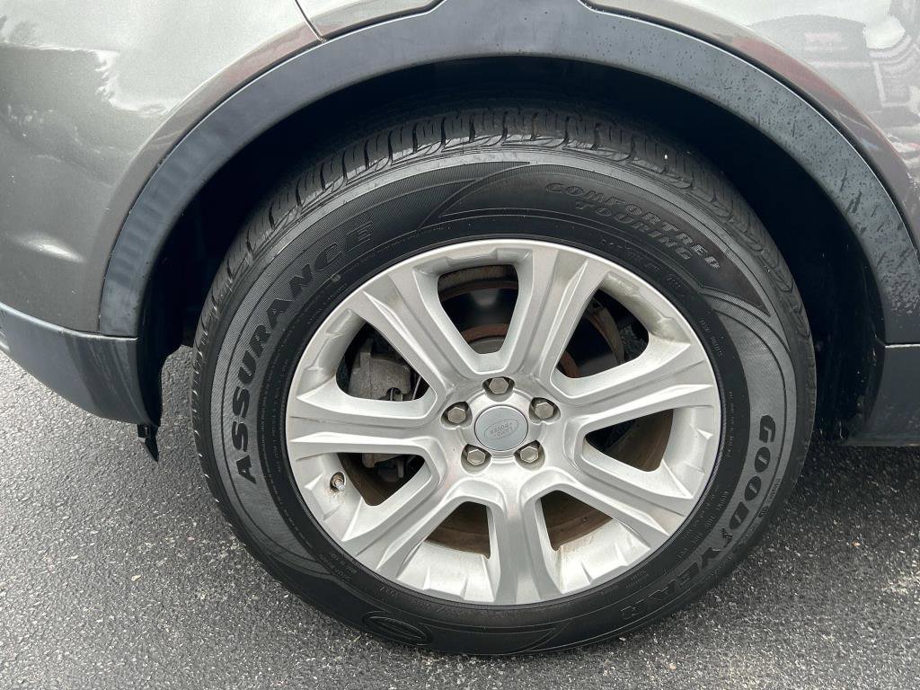 Used 2017 Land Rover Range Rover Evoque SE Premium image 9