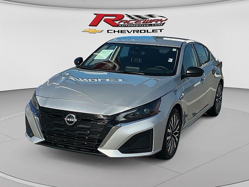 Used 2025 Nissan Altima 2.5 SV FWD image 1