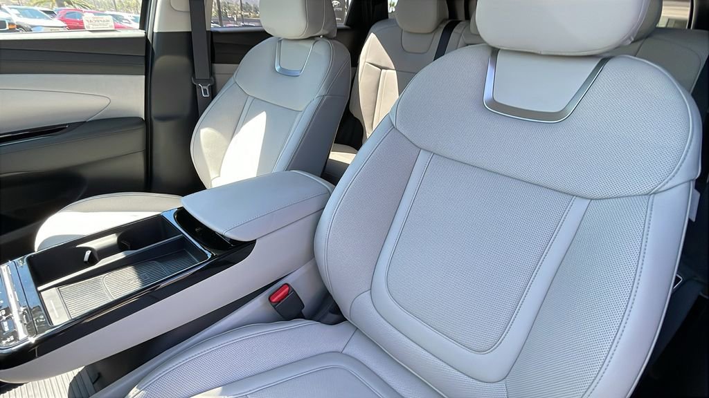 New 2025 Hyundai Tucson Limited image 14