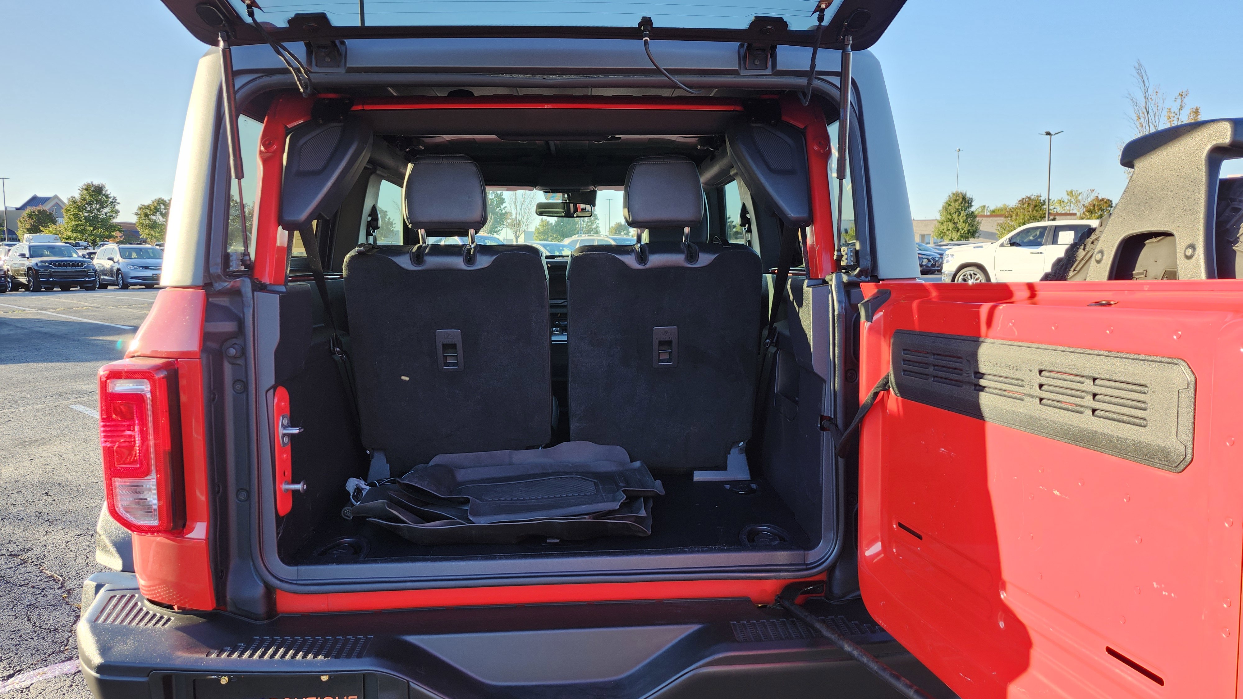 Used 2021 Ford Bronco Black Diamond w/ Sasquatch Package image 16