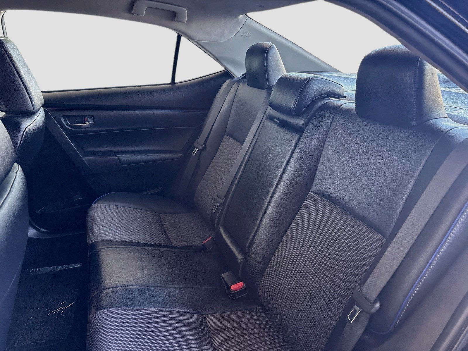 Used 2019 Toyota Corolla SE FWD image 16