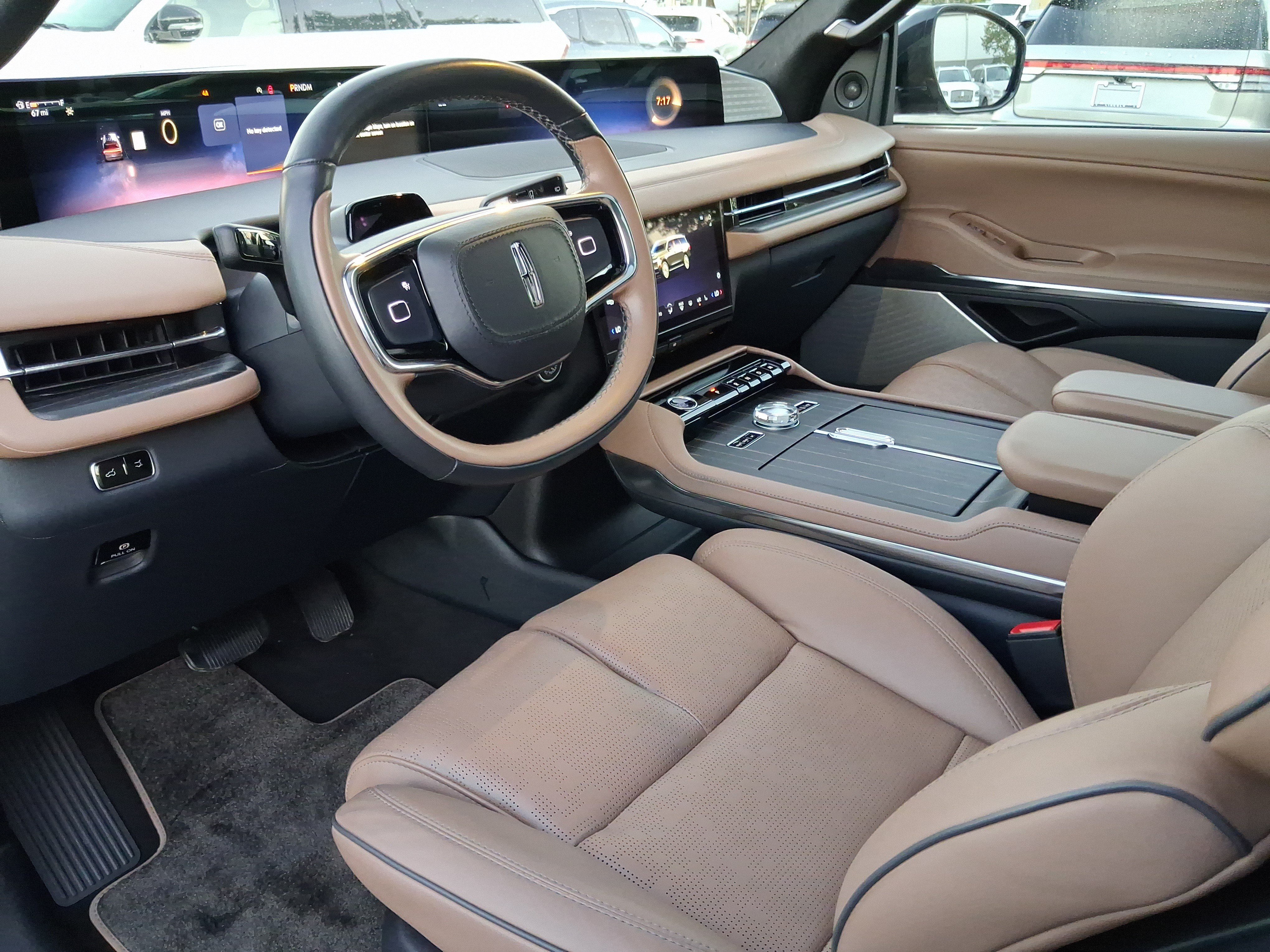 Used 2025 Lincoln Navigator L Black Label AWD/4WD image 11
