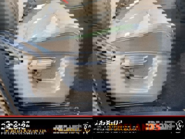 New 2025 Volkswagen Tiguan SE image 47