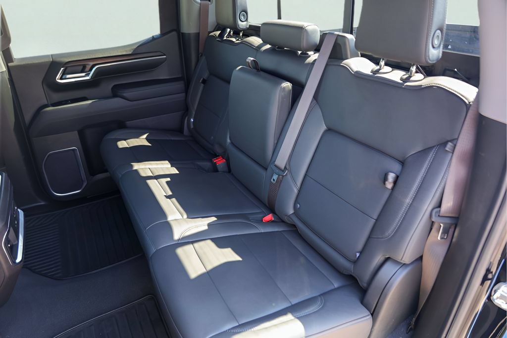 Used 2024 GMC Sierra 1500 SLT AWD/4WD image 27