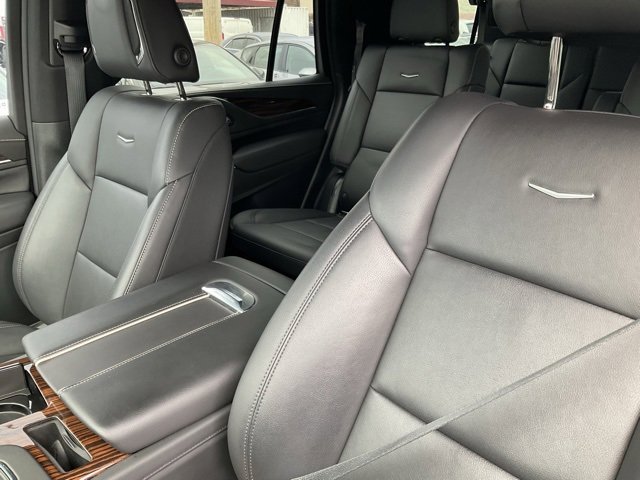 Used 2022 Cadillac Escalade Luxury image 34