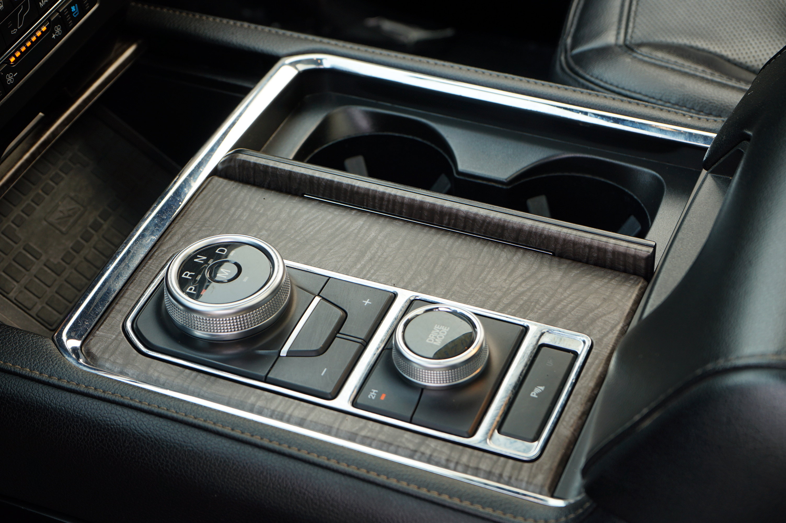 Used 2021 Ford Expedition Limited image 23