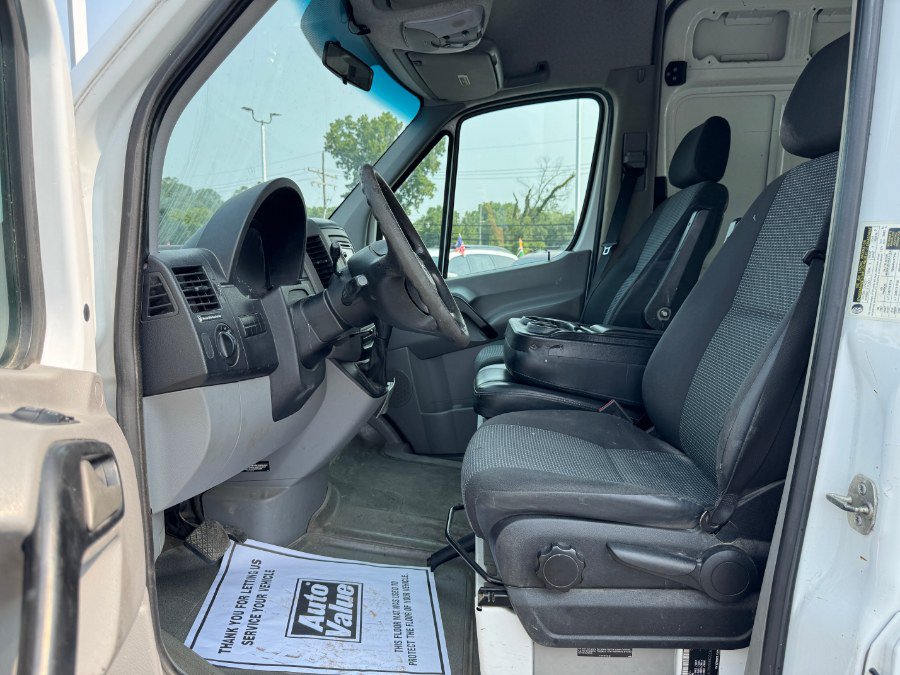 Used 2010 Mercedes-Benz Sprinter 2500 image 15