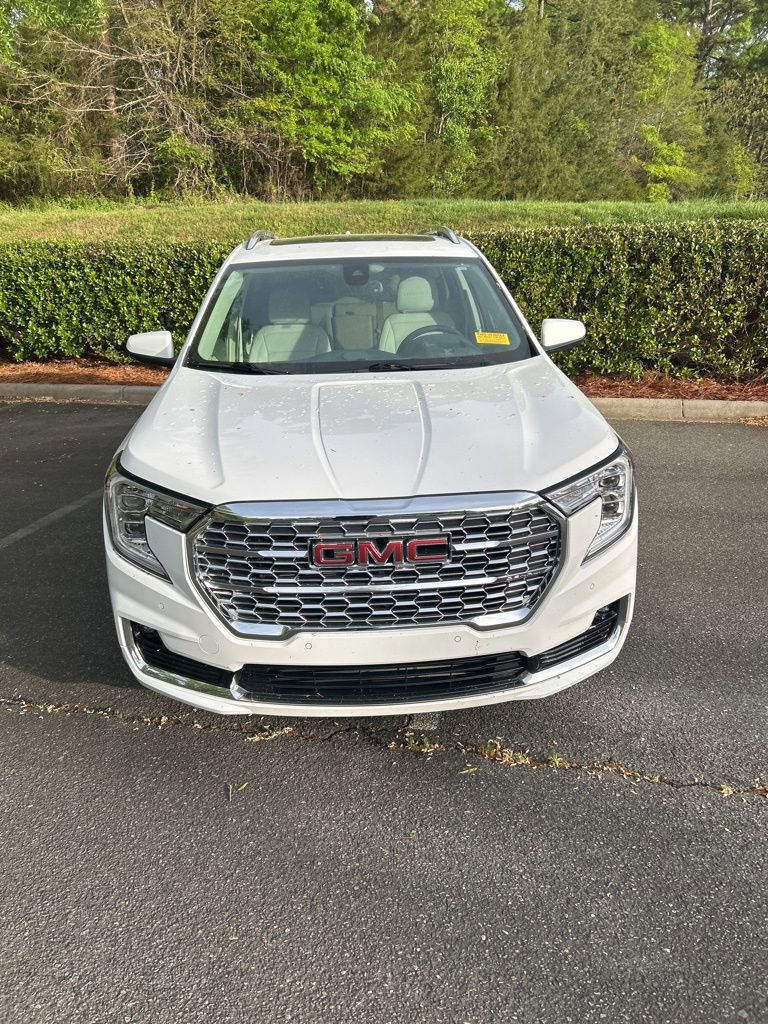 Certified 2023 GMC Terrain Denali AWD/4WD image 2
