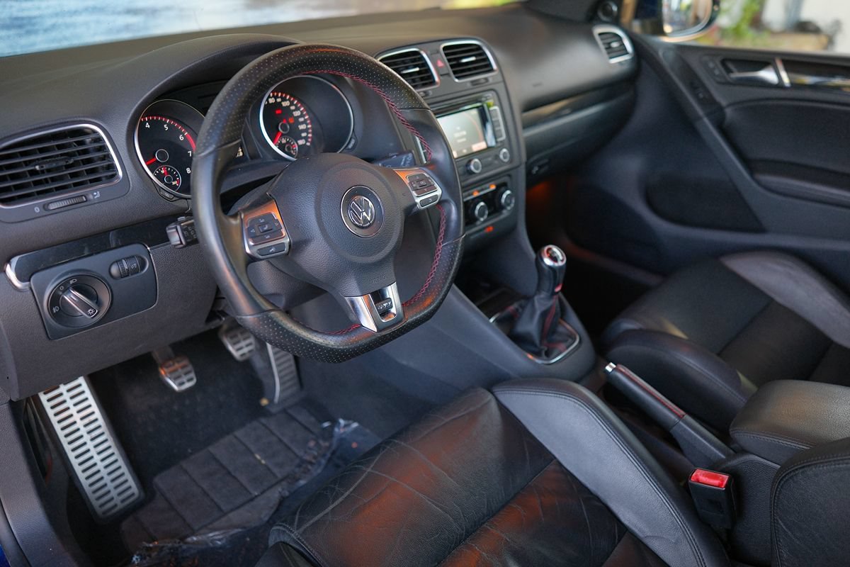 Used 2011 Volkswagen GTI 4-Door FWD image 15