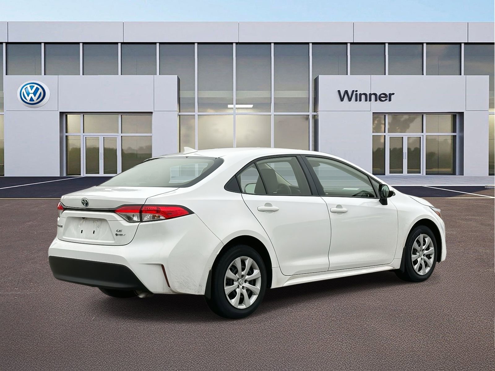 Used 2025 Toyota Corolla LE image 4