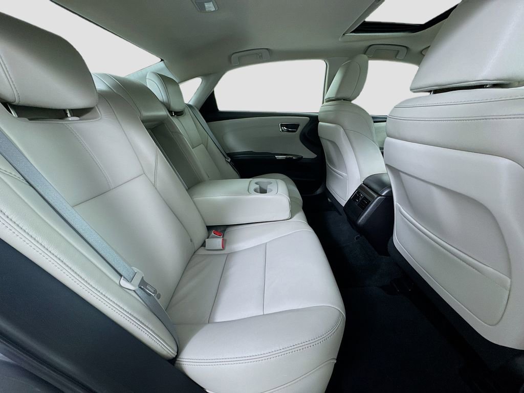 Used 2018 Toyota Avalon XLE Premium w/ Carpet Mat Package image 26