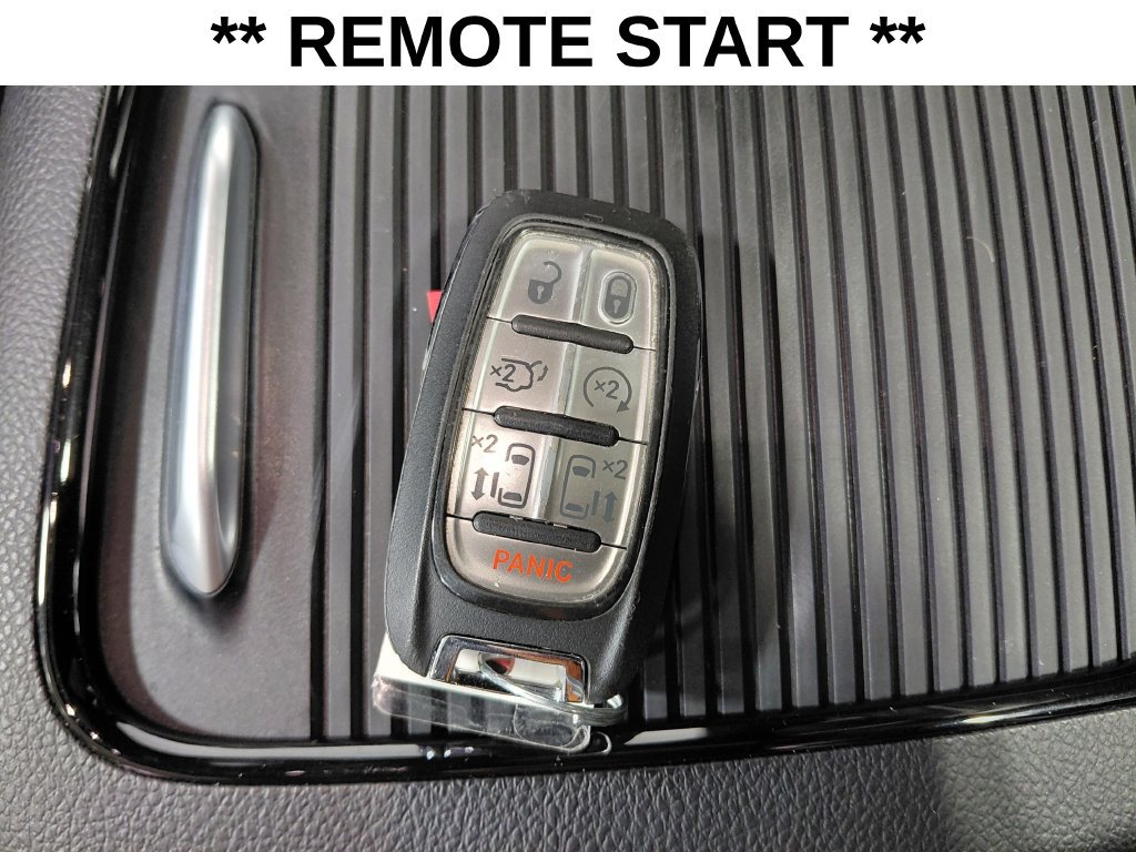 Certified 2026 Chrysler Pacifica Limited w/ S Appearance Package FWD image 9