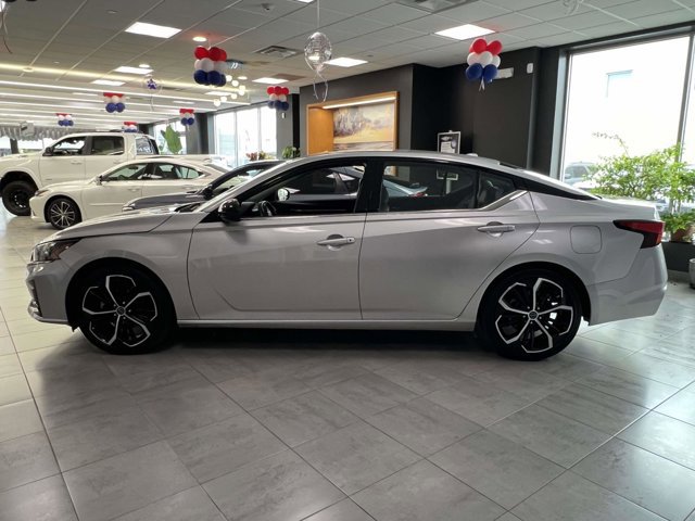 Used 2023 Nissan Altima 2.5 SR image 6