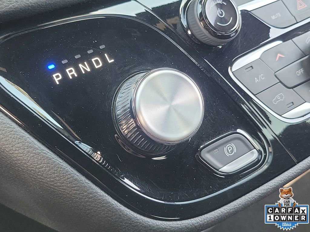 Used 2024 Chrysler Pacifica Touring FWD image 29