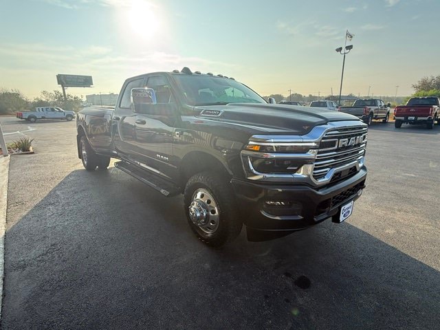 Used 2026 RAM 3500 Laramie w/ Max Tow Package AWD/4WD image 4