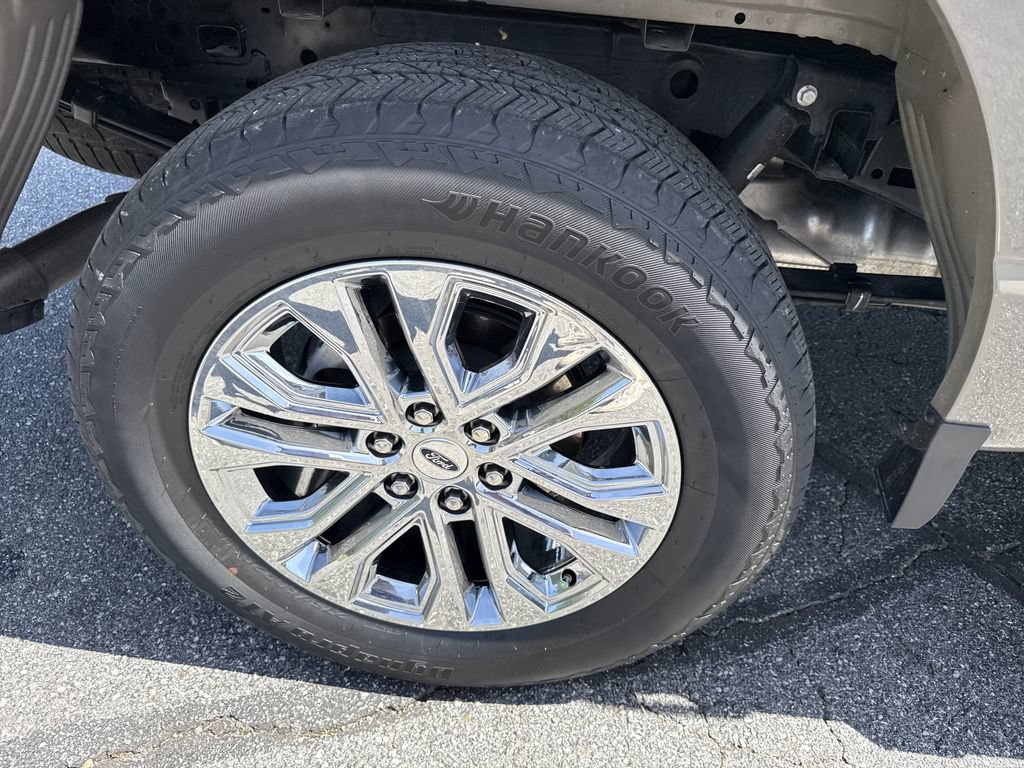 Used 2025 Ford F150 Lariat w/ Equipment Group 501A Mid AWD/4WD image 17