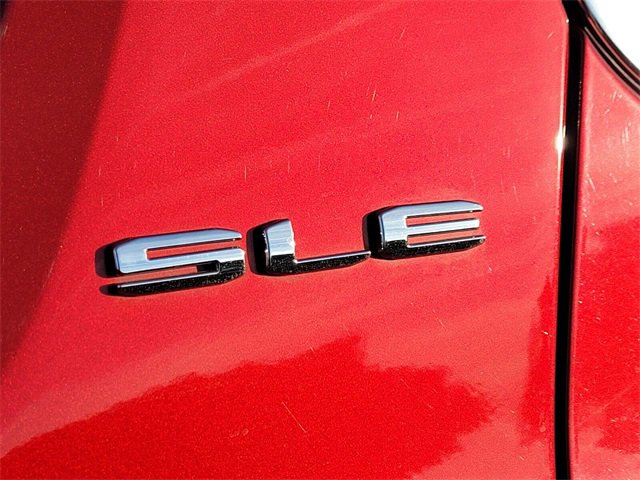 Used 2023 GMC Acadia SLE w/ Driver Convenience Package image 4