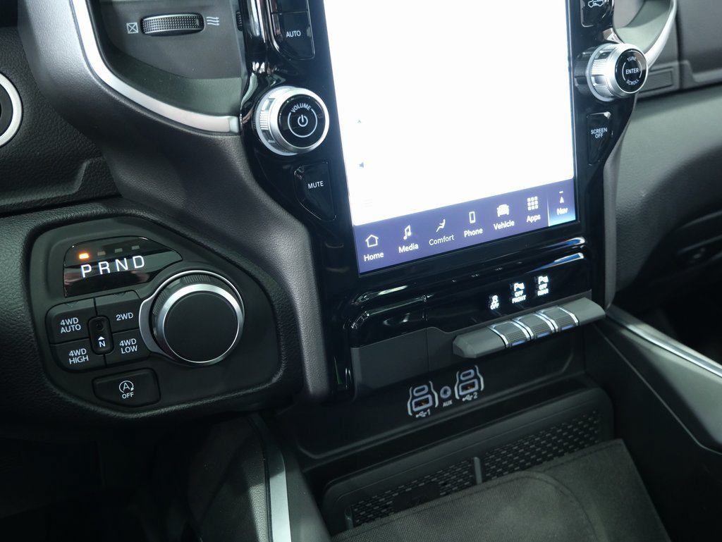 New 2026 RAM 1500 4x4 Crew Cab image 23
