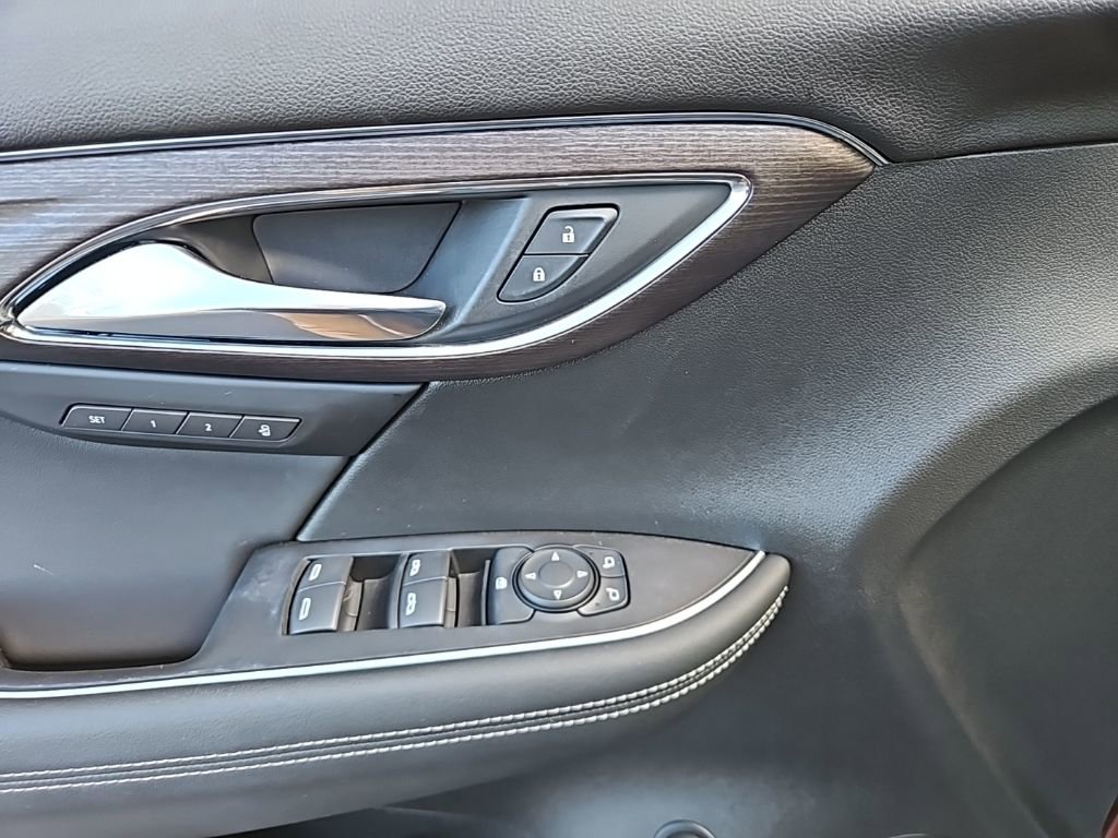 Used 2023 Buick Envision Avenir image 11