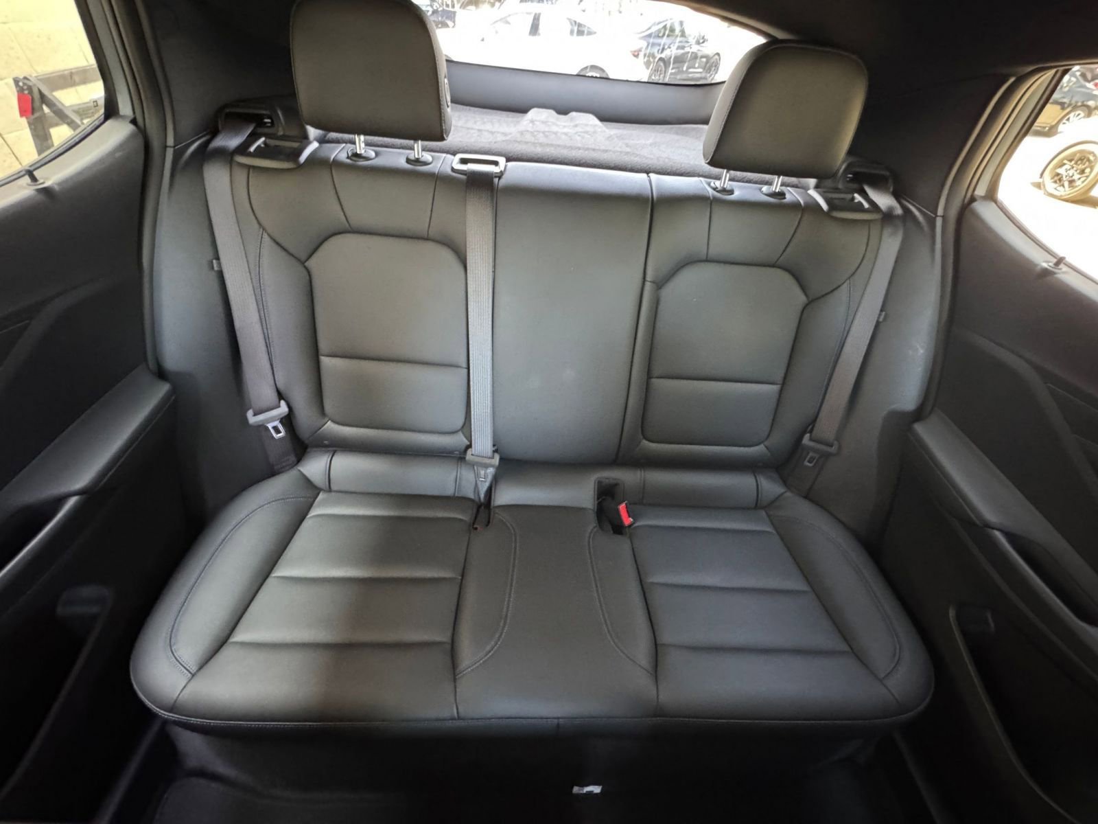 Used 2025 Buick Envista Sport Touring image 38