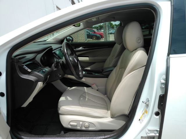 Used 2017 Buick LaCrosse Essence FWD image 12