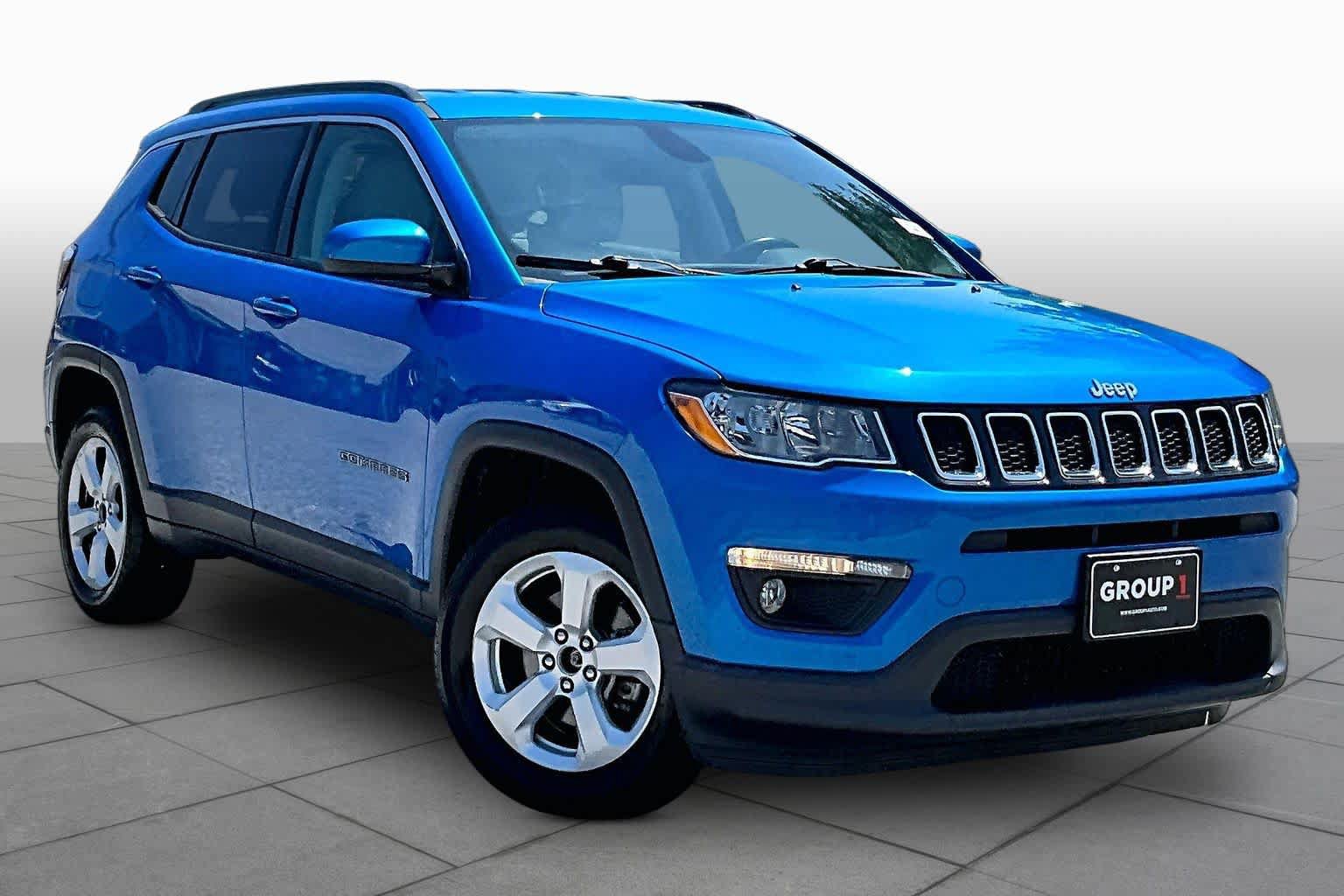 Used 2018 Jeep Compass Latitude AWD/4WD image 3