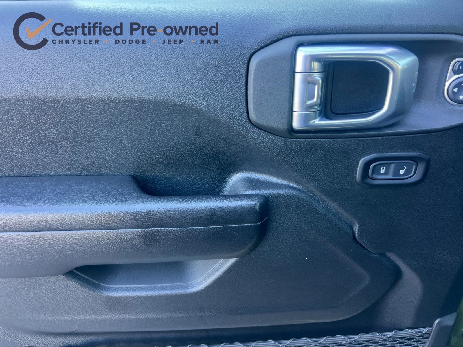 Certified 2021 Jeep Wrangler Sport AWD/4WD image 12