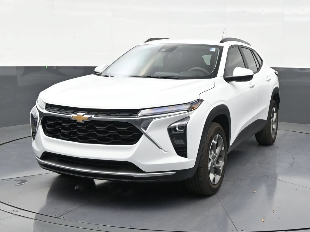 Used 2026 Chevrolet Trax LT FWD image 8