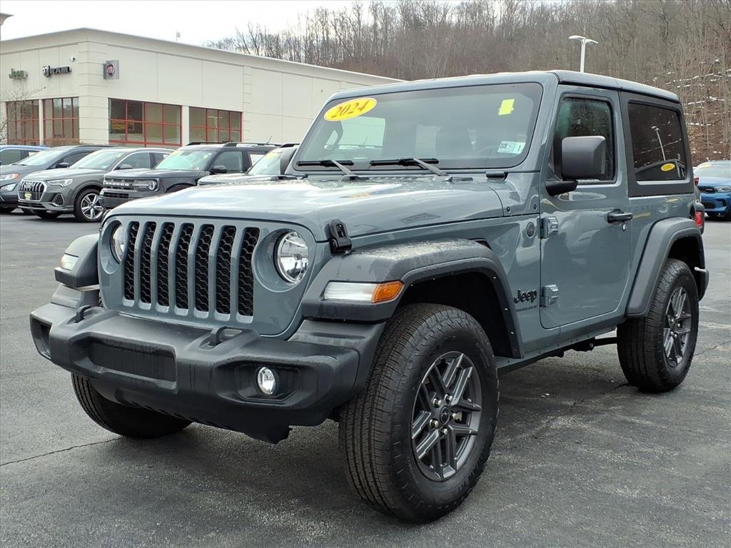 Used 2024 Jeep Wrangler Sport image 10