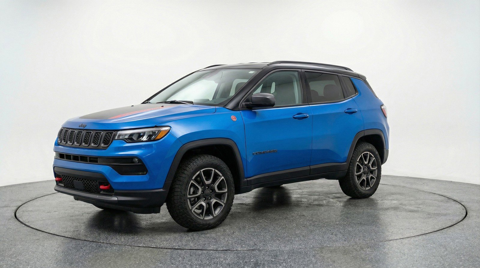 Used 2025 Jeep Compass Trailhawk image 3