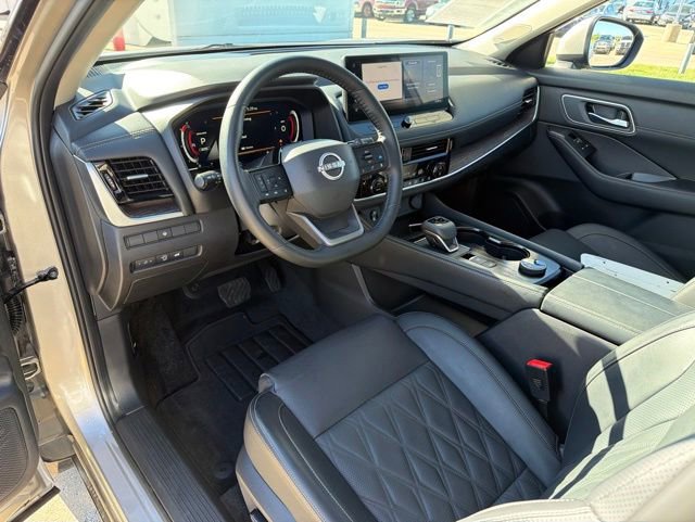 Used 2025 Nissan Rogue Platinum AWD/4WD image 12