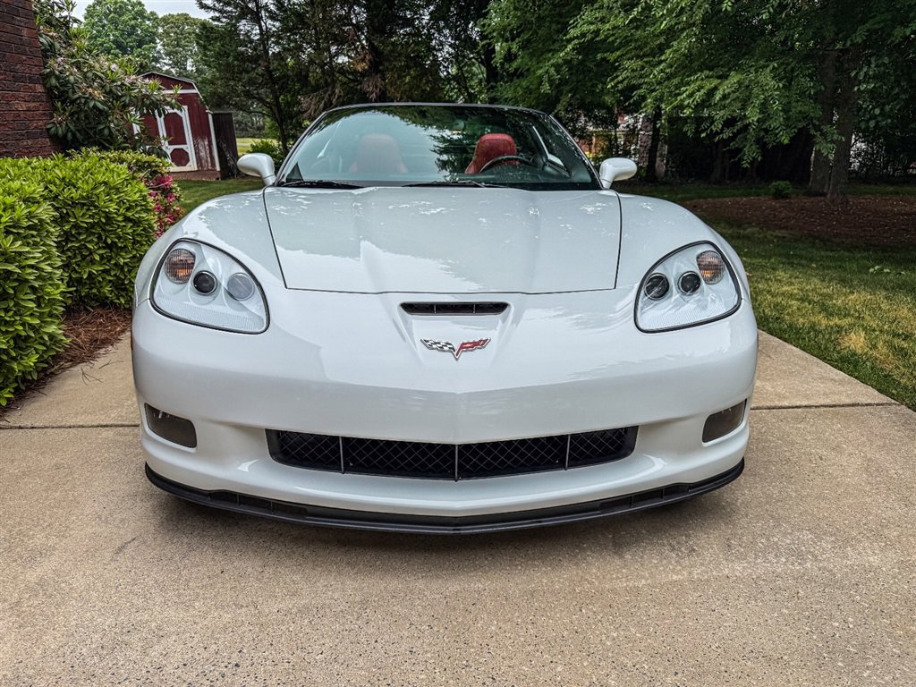 Used 2011 Chevrolet Corvette Grand Sport w/ Preferred Equipment Group RWD image 16