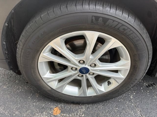 Used 2019 Ford Escape SE FWD image 8