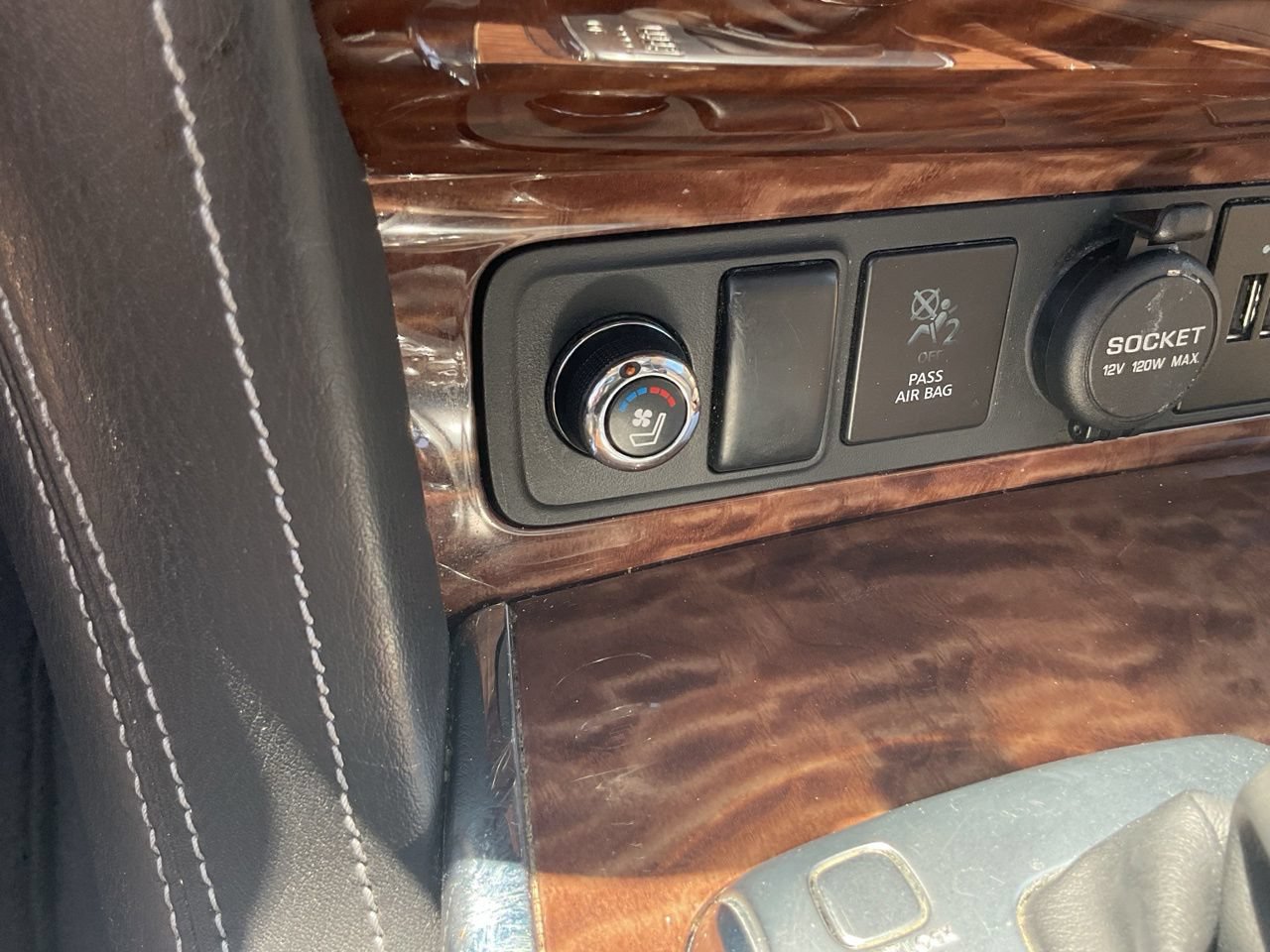 Used 2019 Nissan Armada Platinum w/ Captain's Chairs Package AWD/4WD image 34