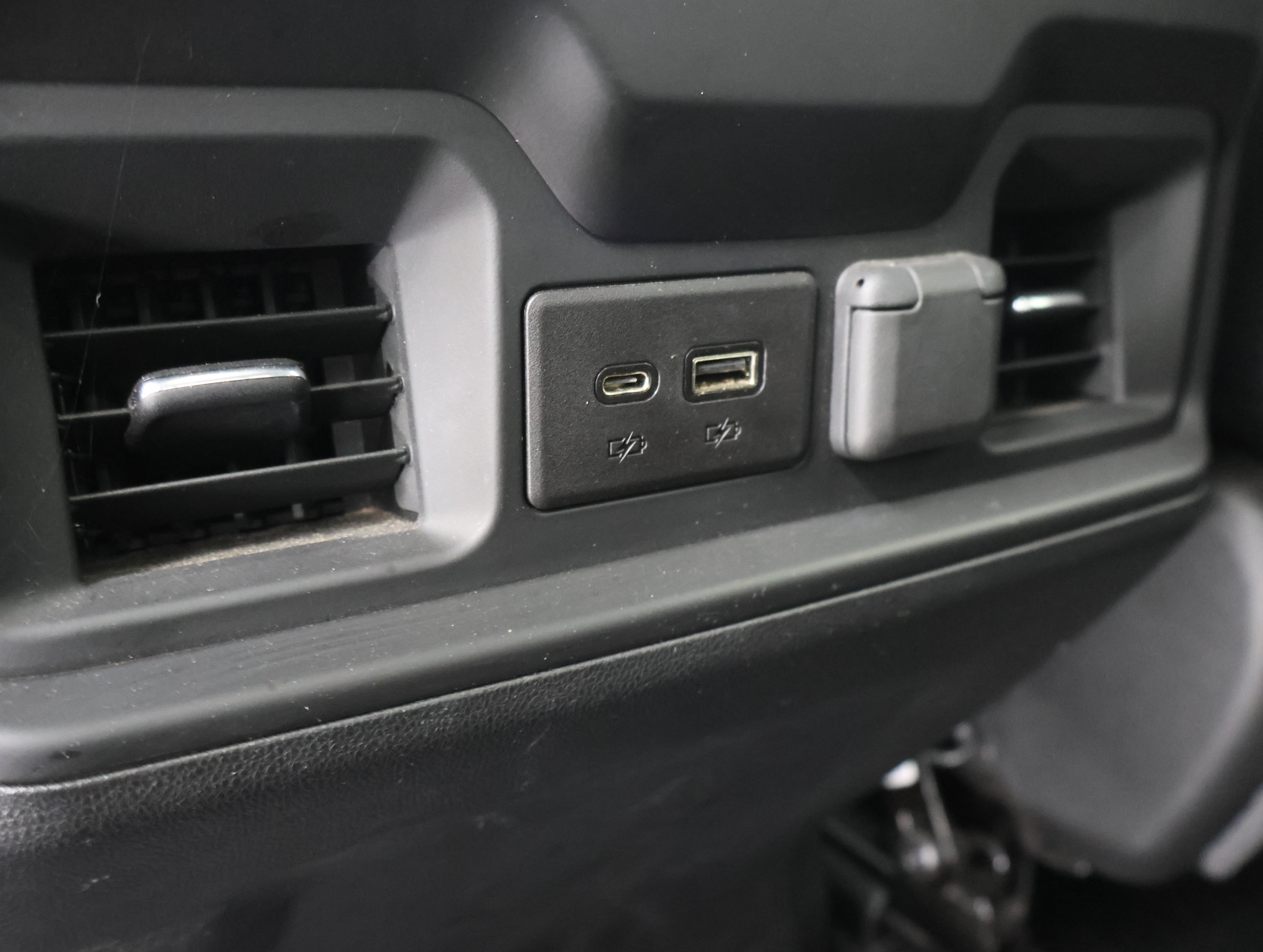 Used 2020 Chevrolet Silverado 1500 LT Trail Boss AWD/4WD image 35