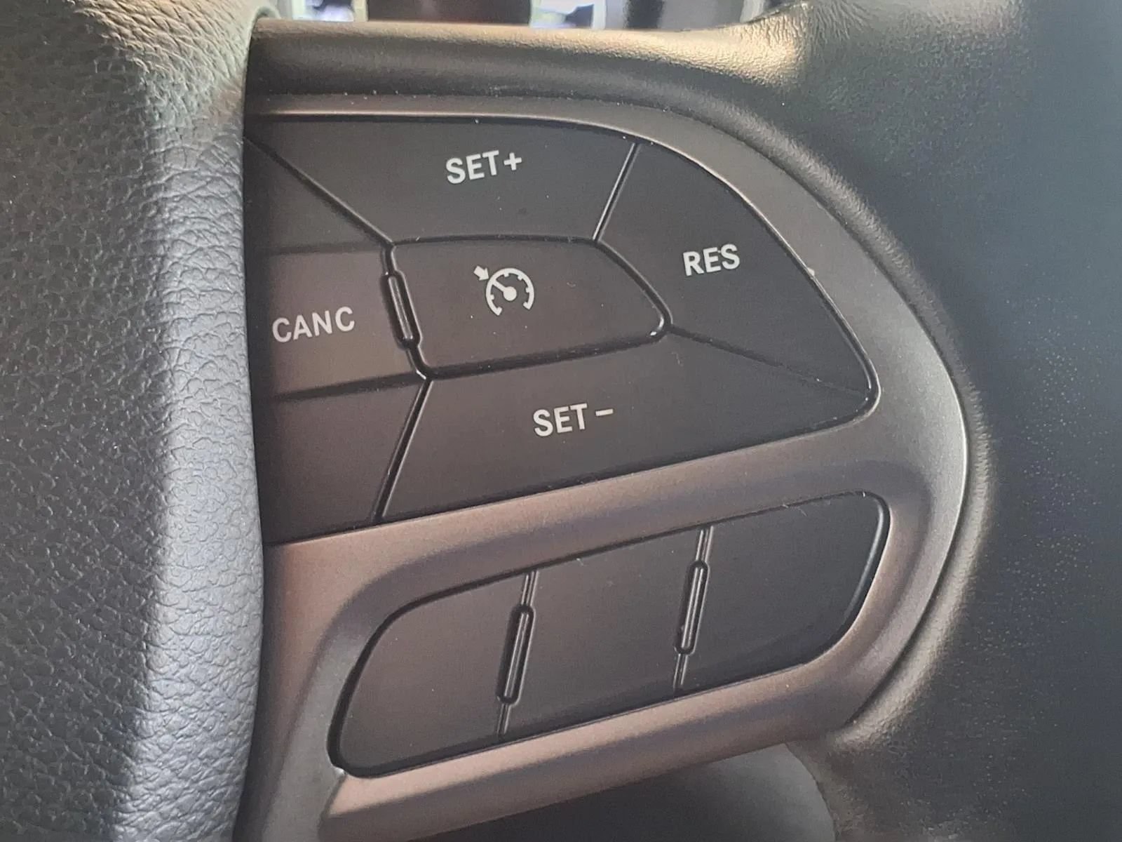 Used 2019 Jeep Cherokee Limited AWD/4WD image 27