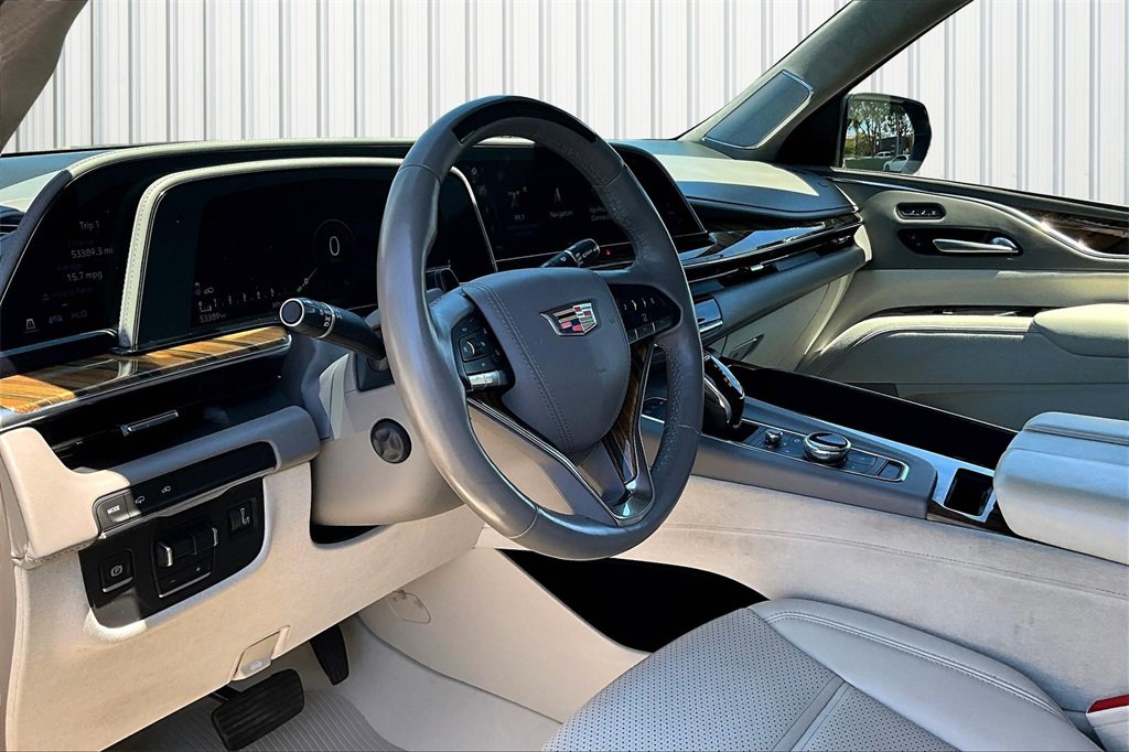 Used 2021 Cadillac Escalade Premium Luxury Platinum w/ Heavy-Duty Trailer Package image 14