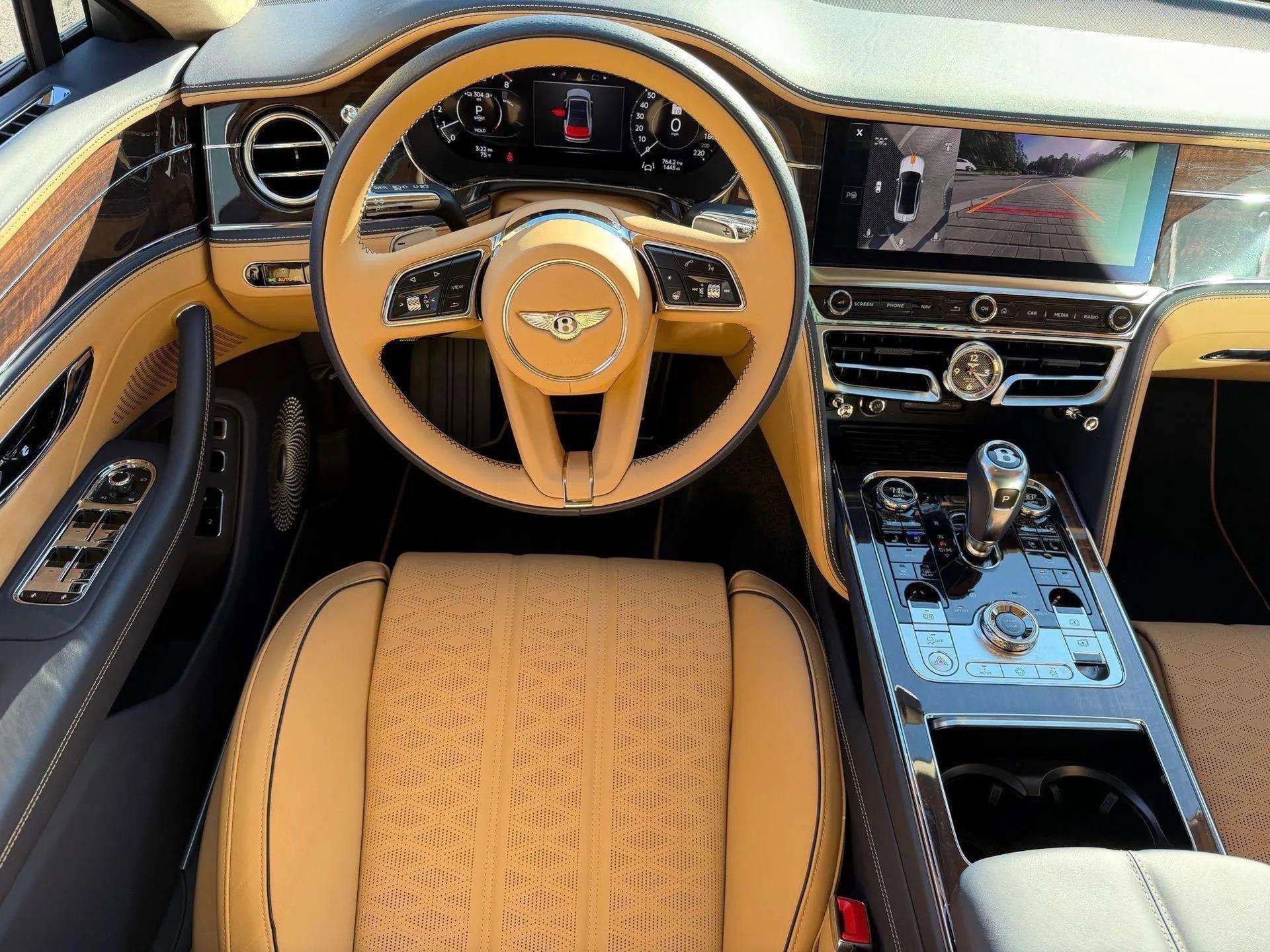 Used 2025 Bentley Flying Spur Plug-In Hybrid AWD/4WD image 37