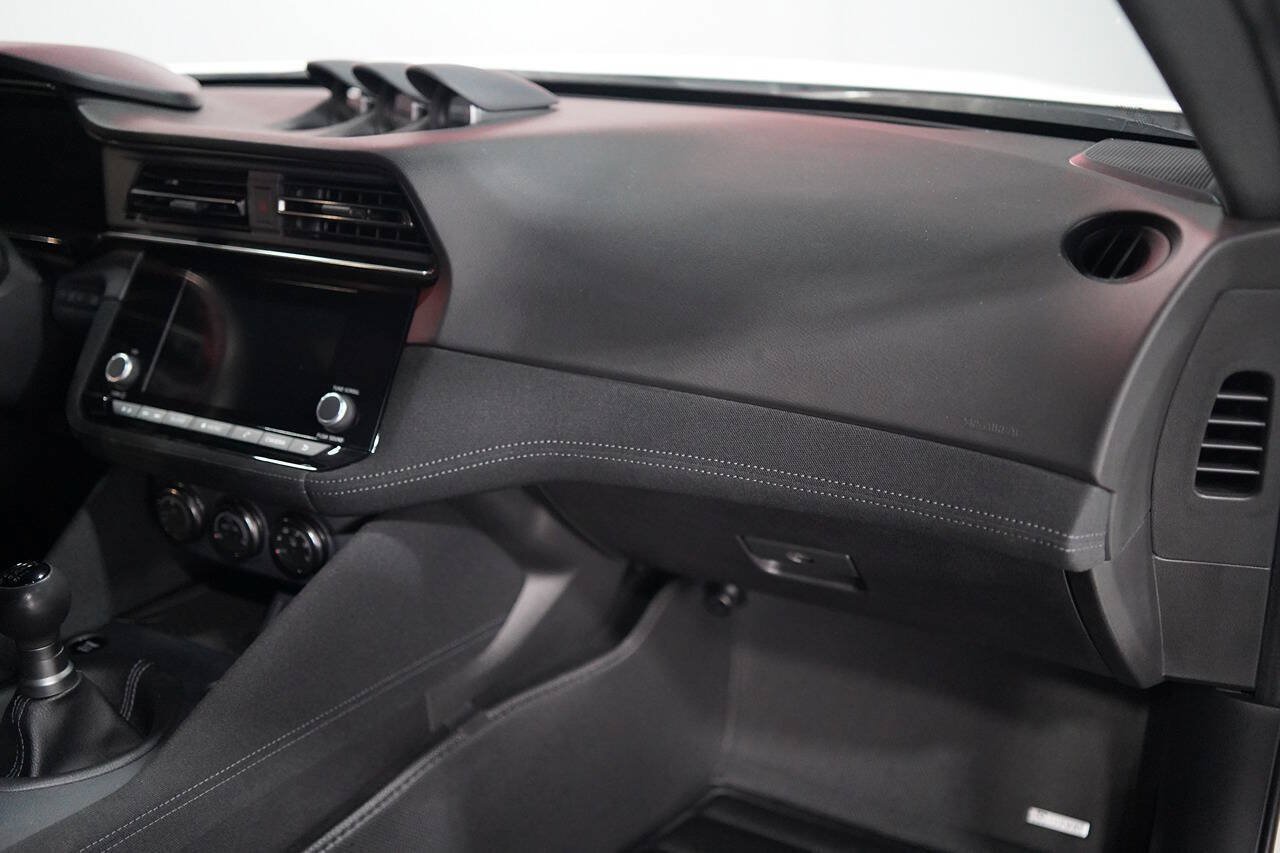 Used 2025 Nissan Z Sport w/ Floor Mat Package RWD image 81
