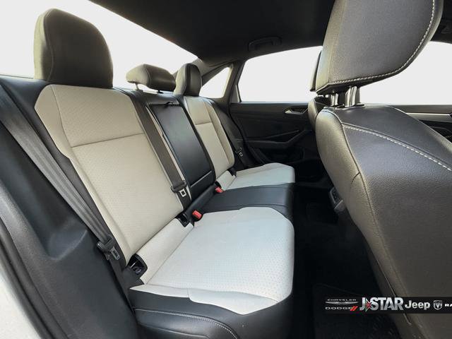 Used 2019 Volkswagen Jetta R-Line w/ R-Line Cold Weather Package FWD image 27