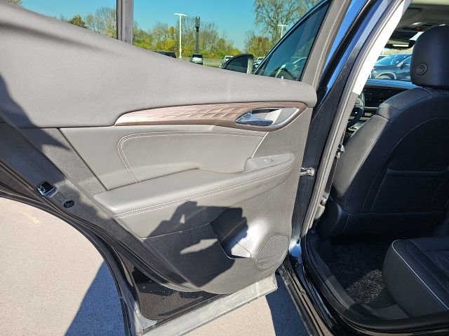 Used 2023 Buick Envision Avenir image 25