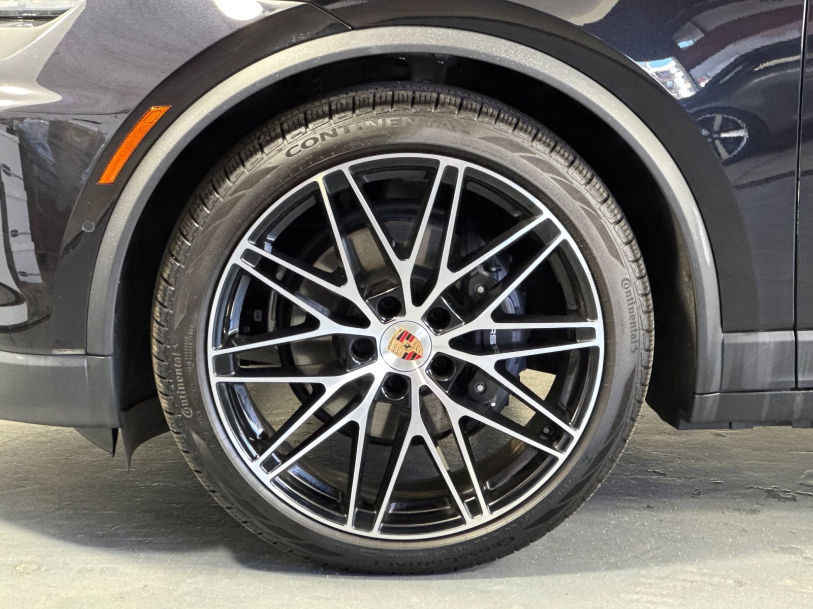 Certified 2025 Porsche Macan 4 Electric AWD/4WD image 34