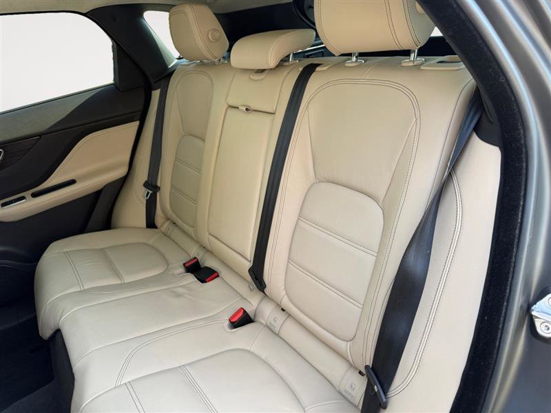 Used 2020 Jaguar F-PACE Prestige image 15