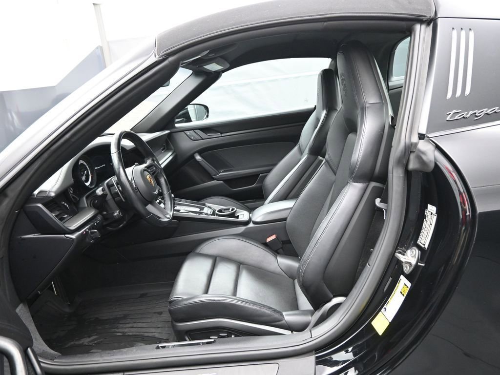 Certified 2022 Porsche 911 Targa 4 GTS AWD/4WD image 4