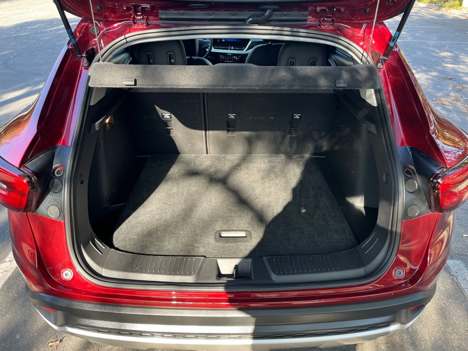 Used 2025 Chevrolet Trax LT image 29