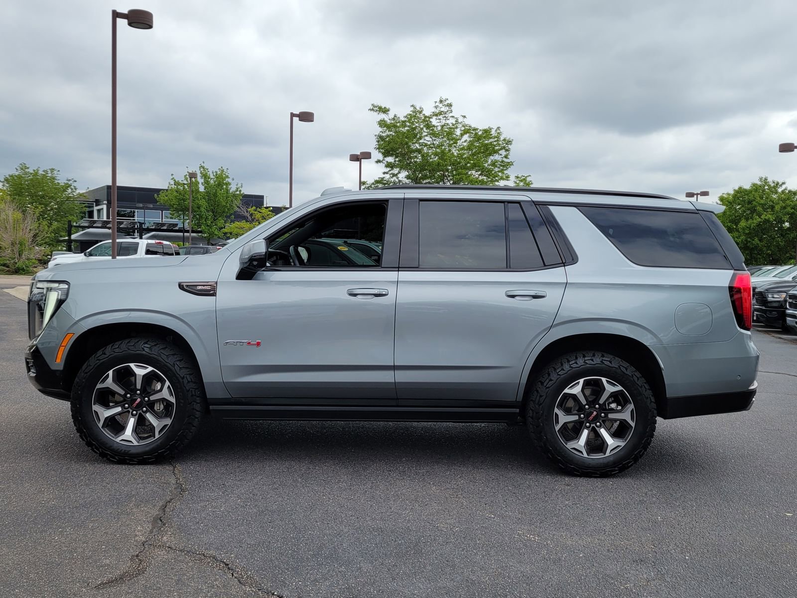 Used 2025 GMC Yukon AT4 Ultimate AWD/4WD image 6