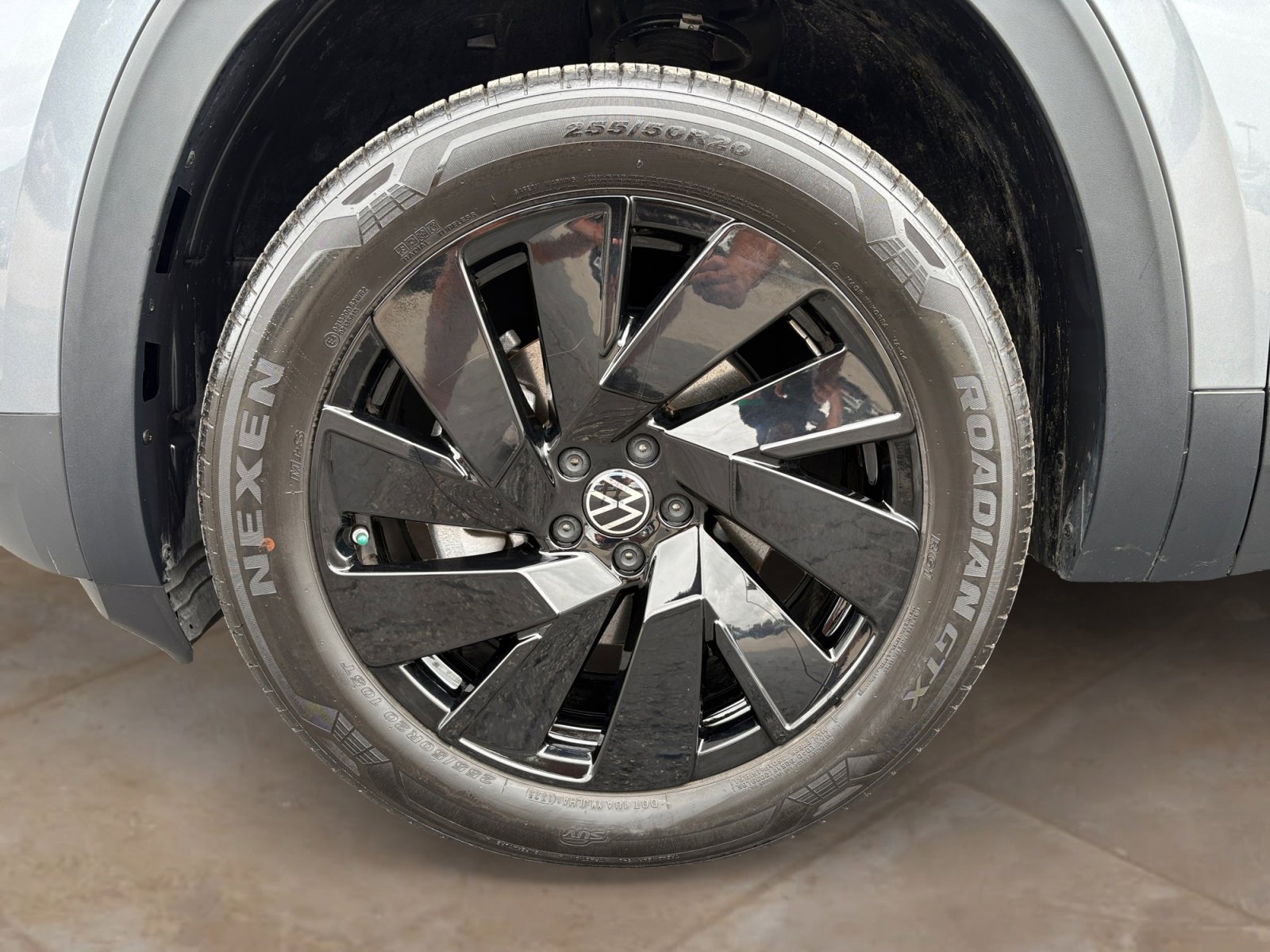 Certified 2025 Volkswagen Atlas SE FWD image 26