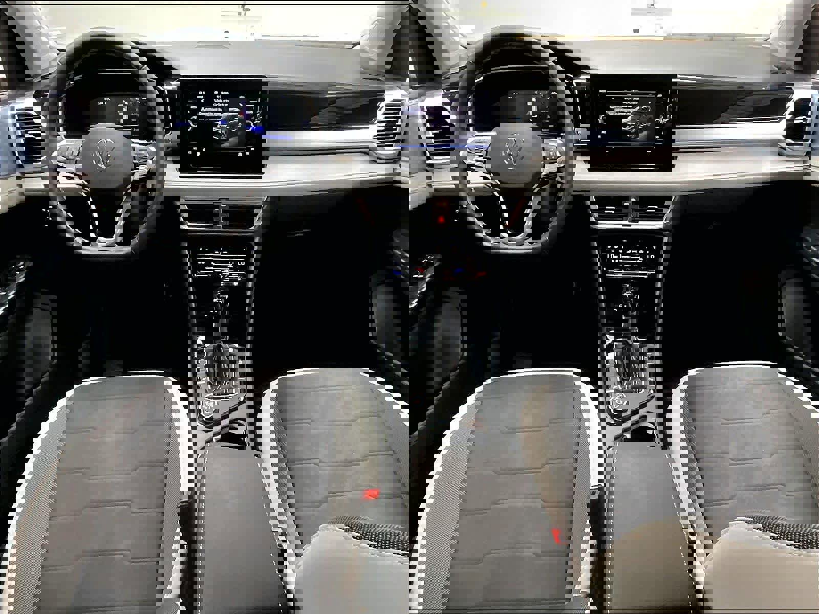 Certified 2025 Volkswagen Taos SE AWD/4WD image 17