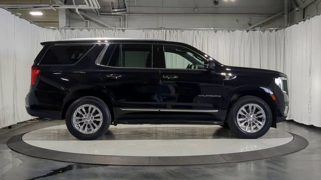 Used 2023 GMC Yukon SLT w/ SLT Luxury Package AWD/4WD image 11